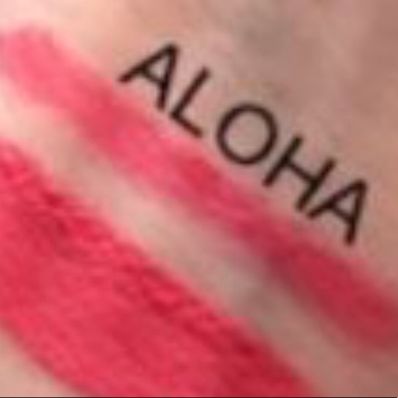 Bellapierra KISS PROOF Lip Creme - Picture 3 of 10